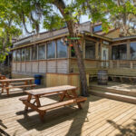 LJ Schooners Dockside Bar in Bluewater Bay